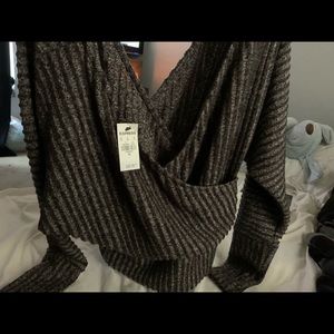 Long sleeve top/sweater .